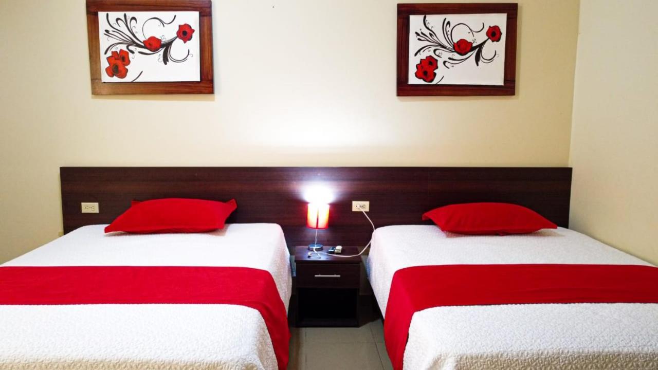 Hotel Pikeiro Blue มันตา ภายนอก รูปภาพ