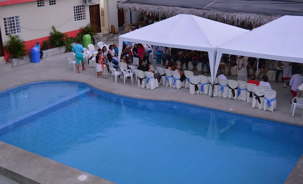 Hotel Pikeiro Blue มันตา ภายนอก รูปภาพ