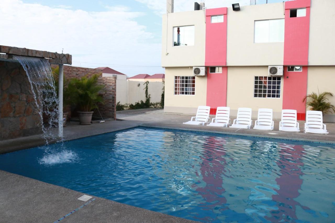 Hotel Pikeiro Blue มันตา ภายนอก รูปภาพ
