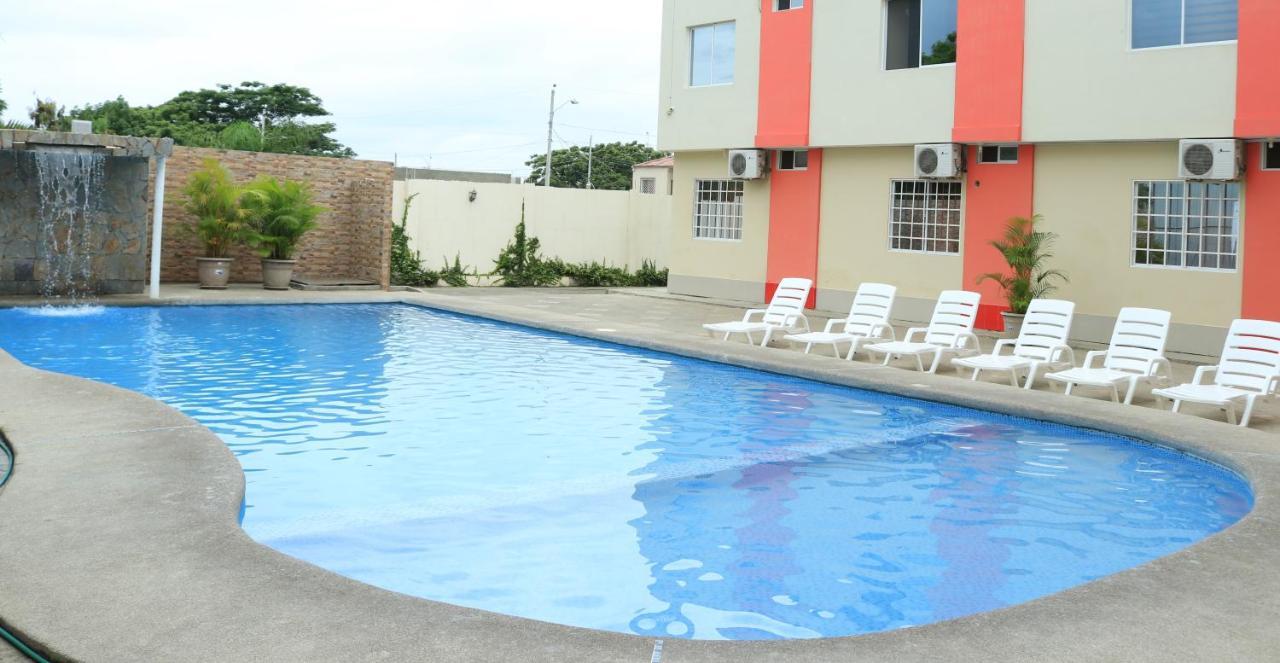 Hotel Pikeiro Blue มันตา ภายนอก รูปภาพ