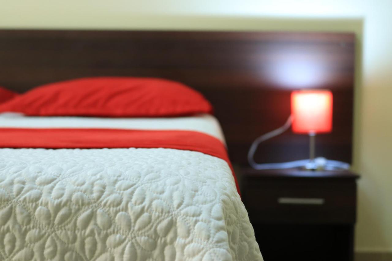 Hotel Pikeiro Blue มันตา ภายนอก รูปภาพ