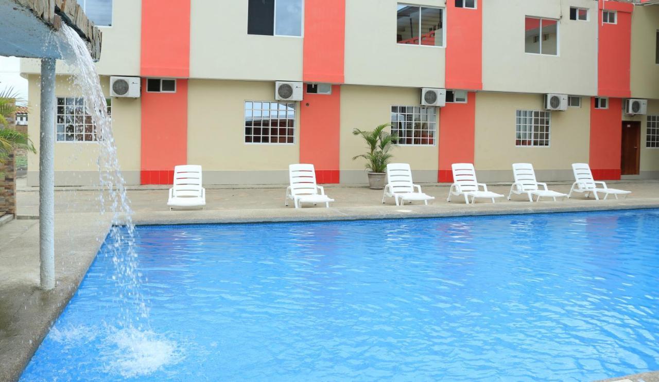 Hotel Pikeiro Blue มันตา ภายนอก รูปภาพ