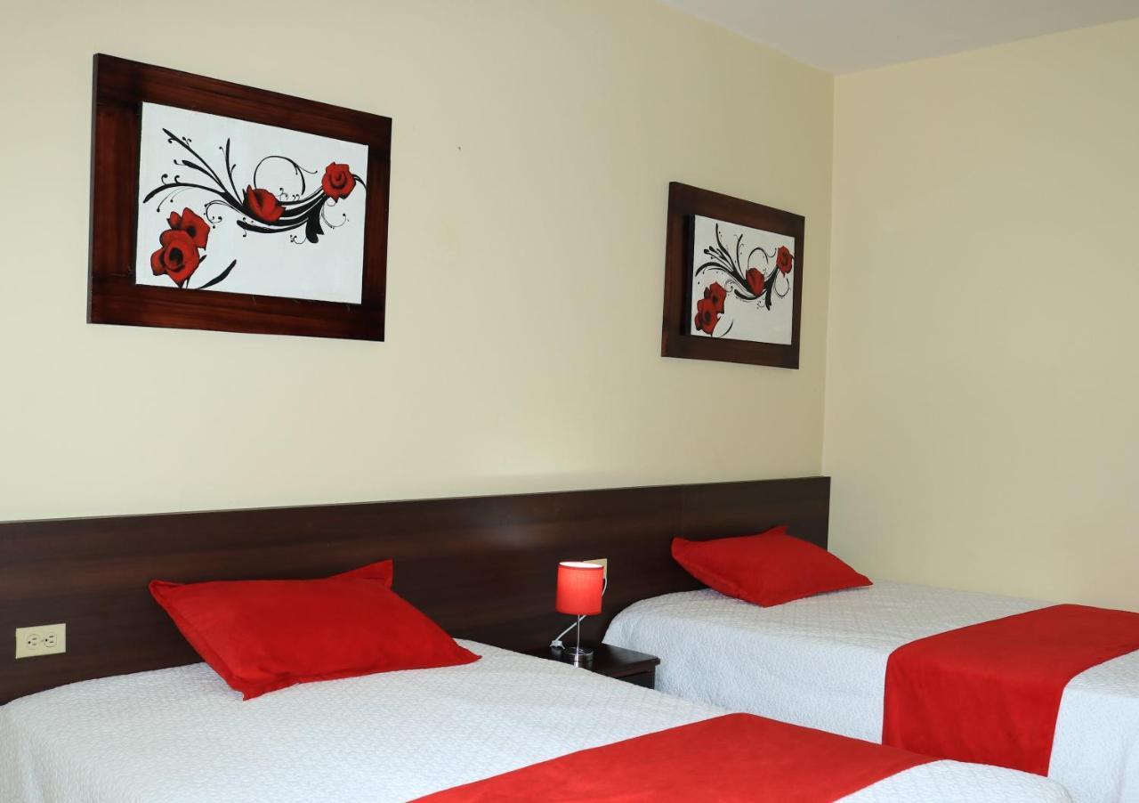 Hotel Pikeiro Blue มันตา ภายนอก รูปภาพ